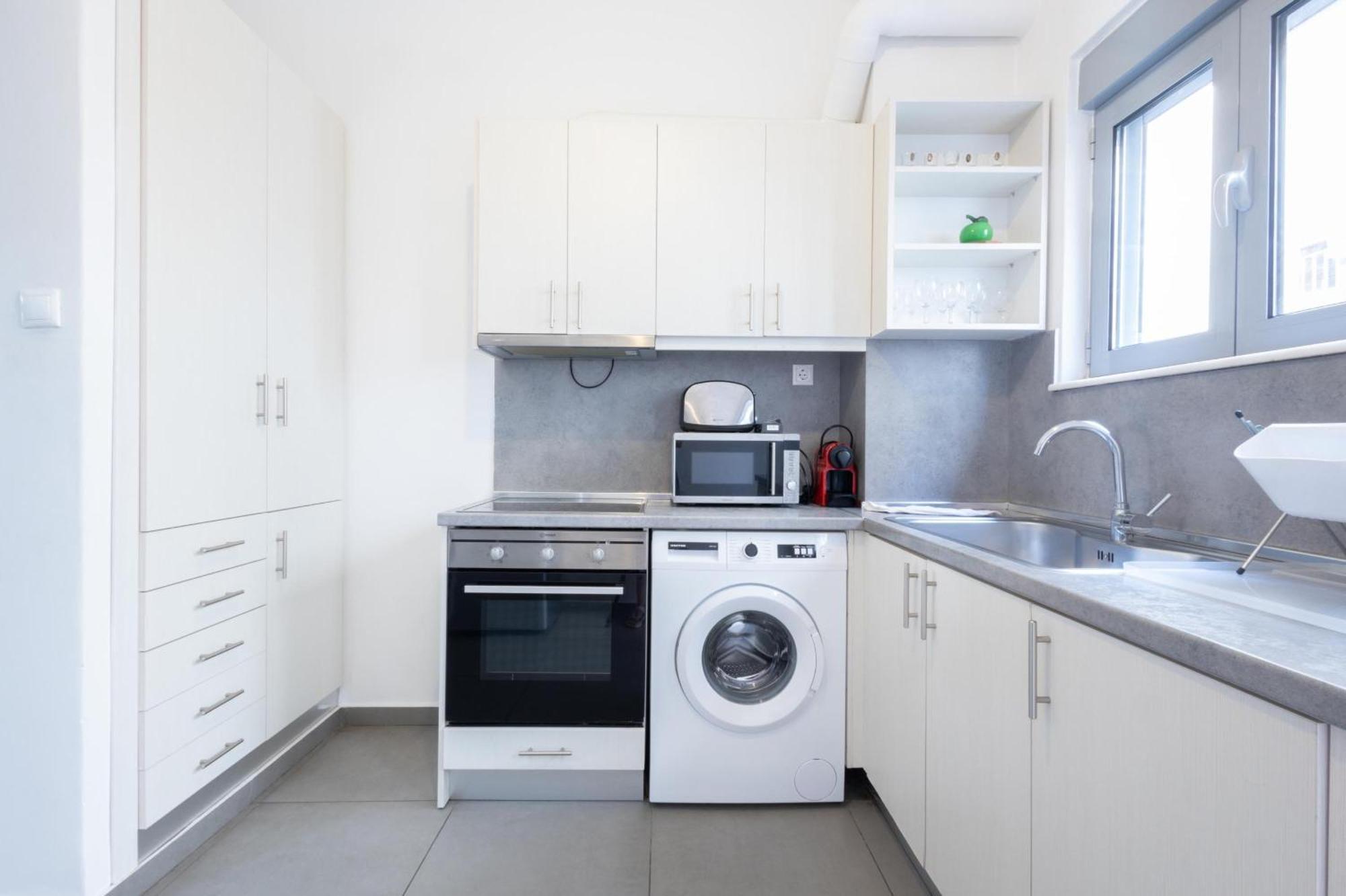 Renovated 5 Bdr House Near Acropolis - New Beds, Terrace & Green Yard Atene Esterno foto