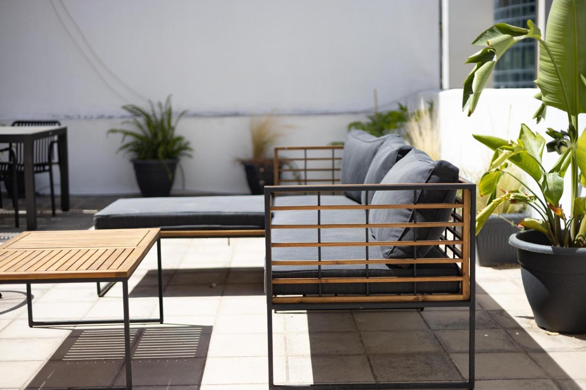 Renovated 5 Bdr House Near Acropolis - New Beds, Terrace & Green Yard Atene Esterno foto