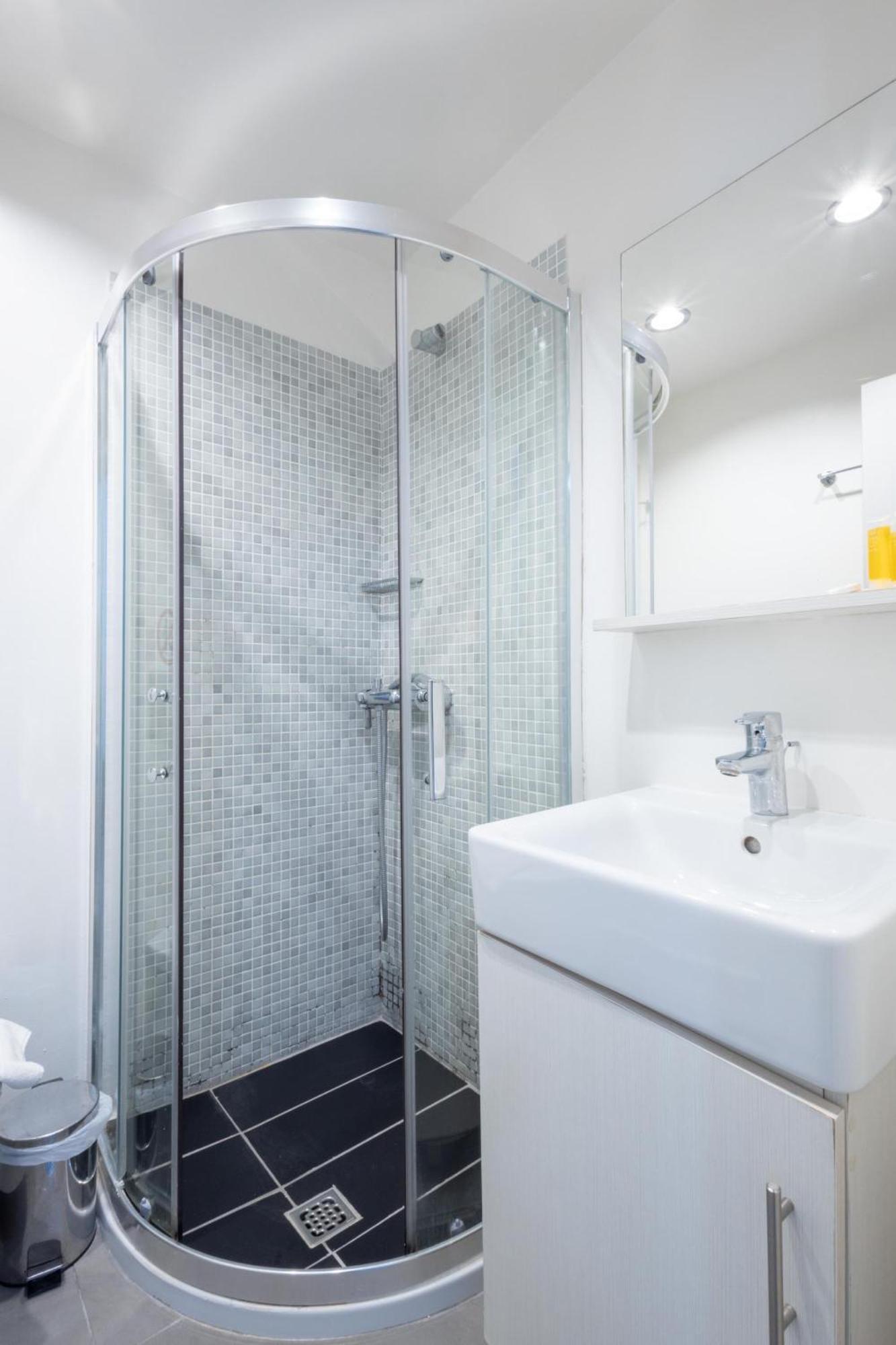 Renovated 5 Bdr House Near Acropolis - New Beds, Terrace & Green Yard Atene Esterno foto