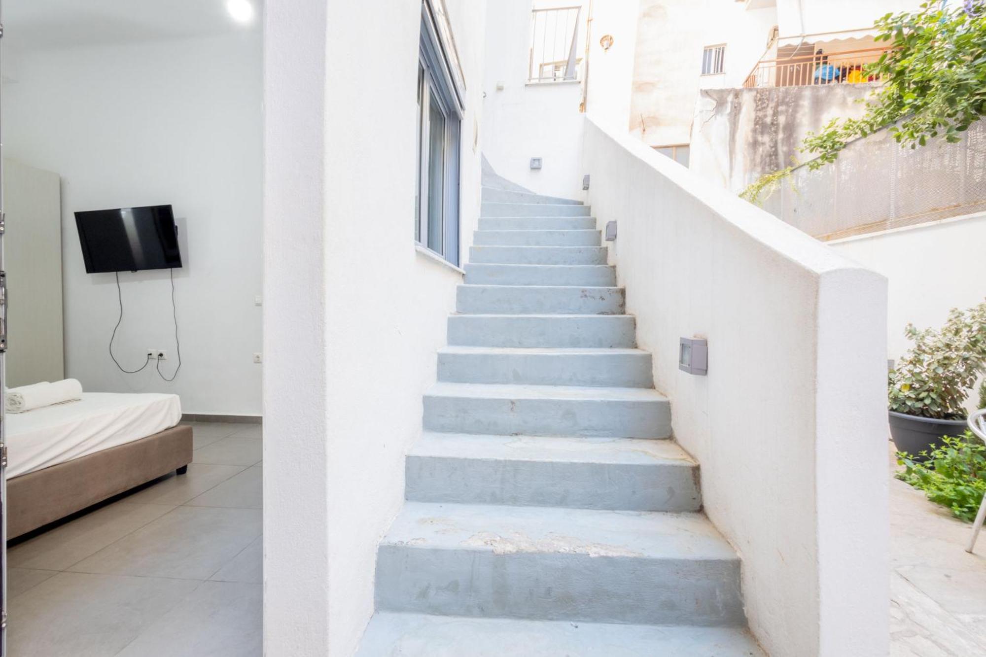 Renovated 5 Bdr House Near Acropolis - New Beds, Terrace & Green Yard Atene Esterno foto