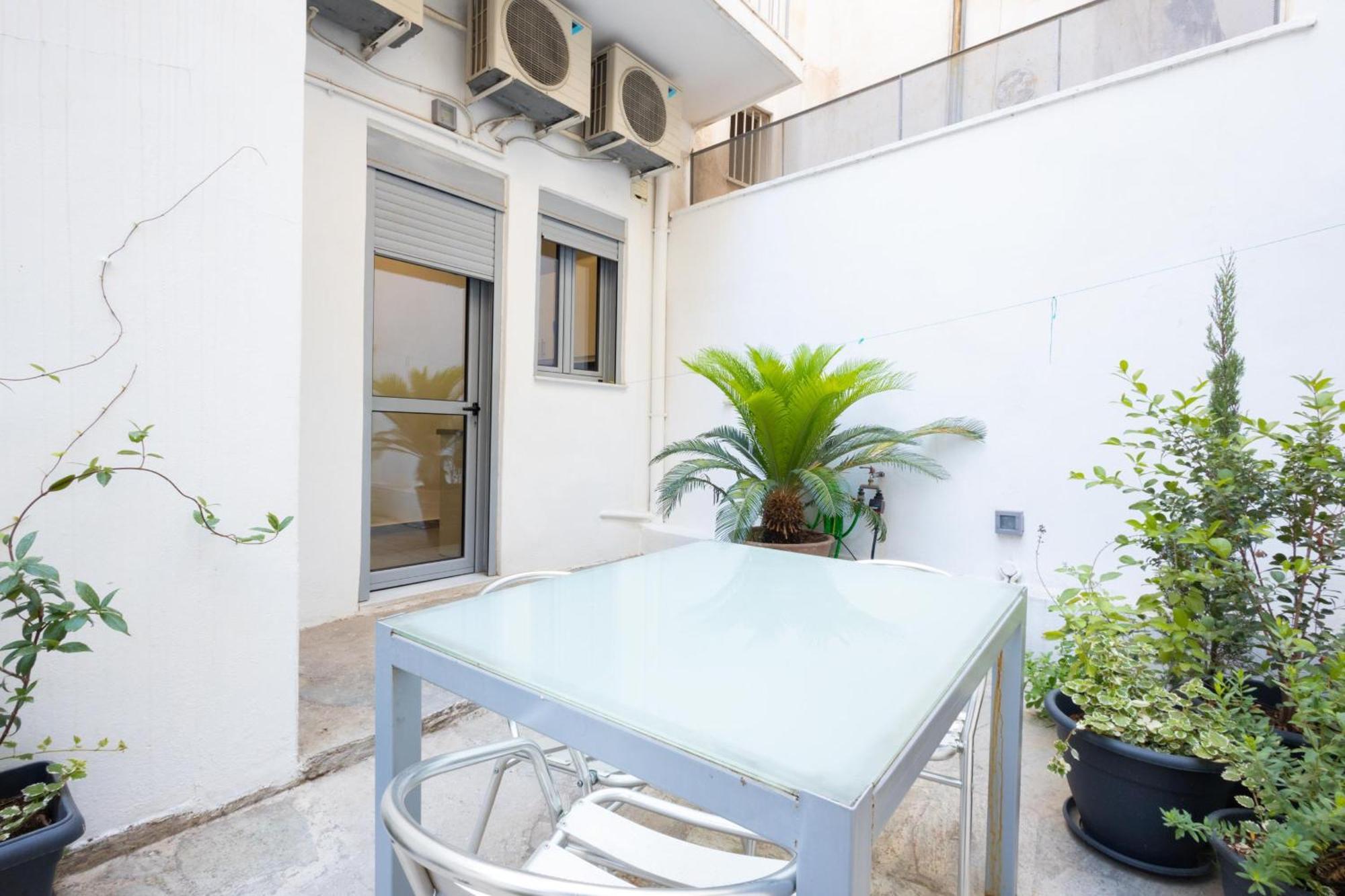 Renovated 5 Bdr House Near Acropolis - New Beds, Terrace & Green Yard Atene Esterno foto