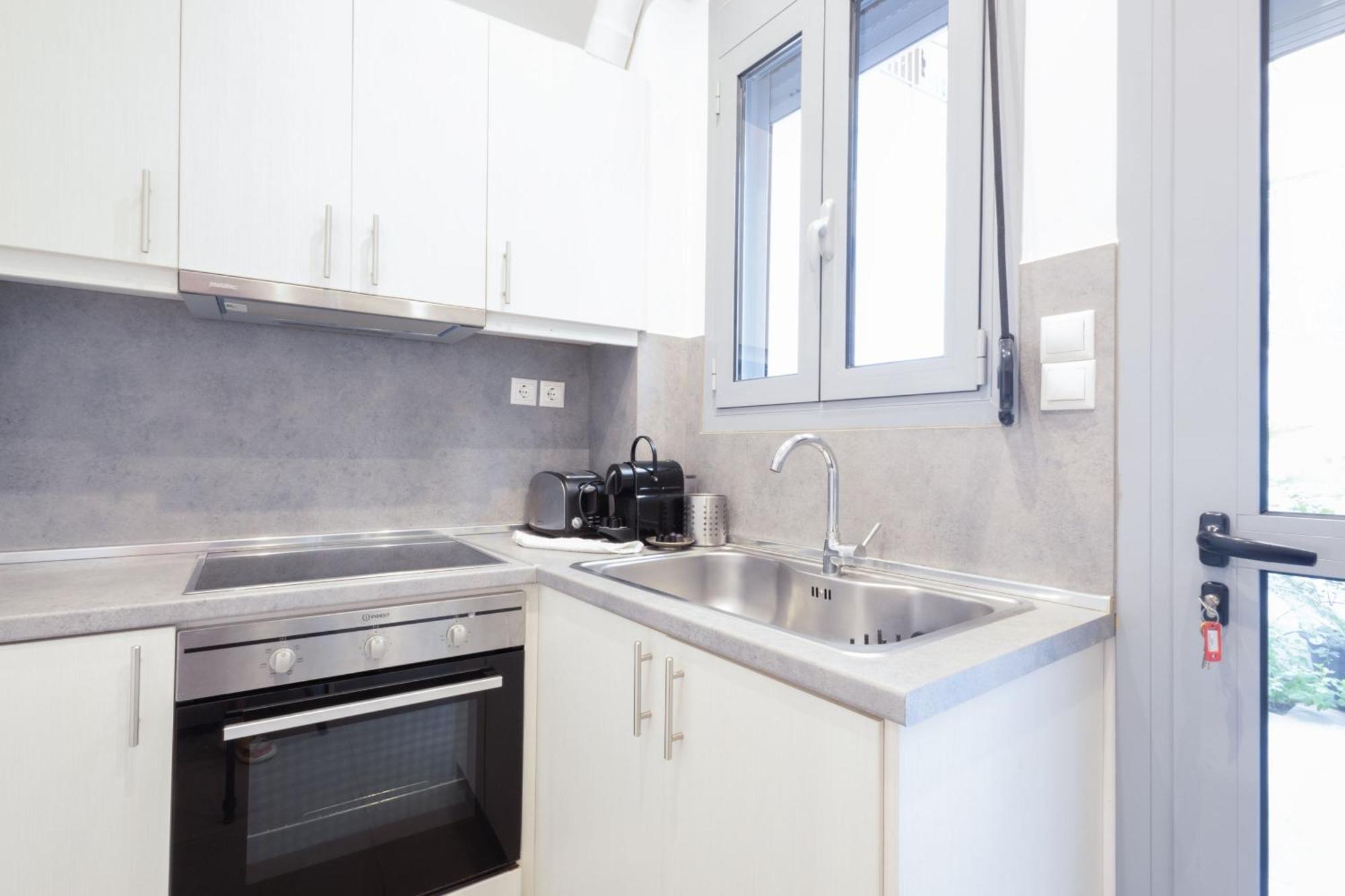 Renovated 5 Bdr House Near Acropolis - New Beds, Terrace & Green Yard Atene Esterno foto