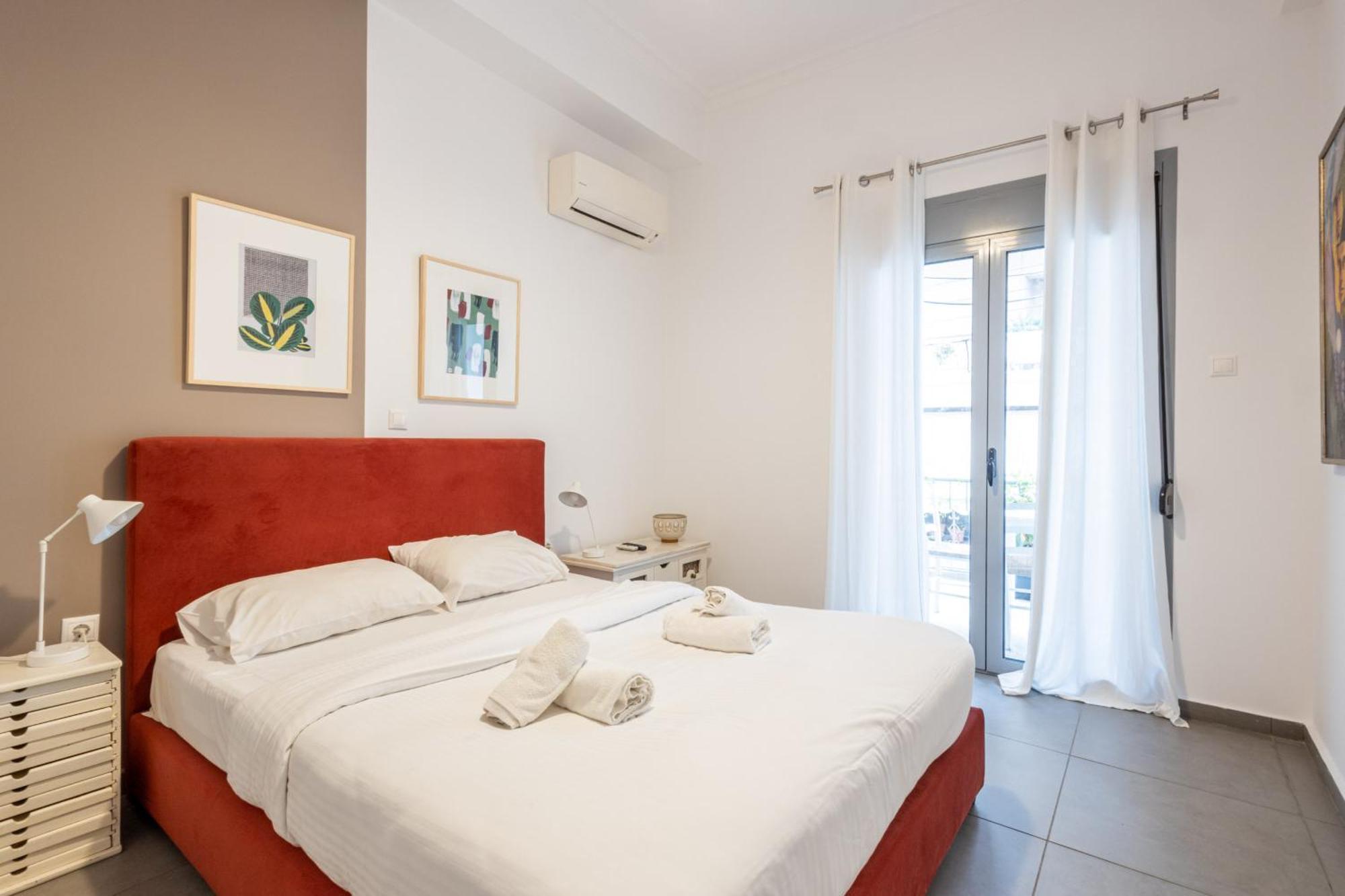 Renovated 5 Bdr House Near Acropolis - New Beds, Terrace & Green Yard Atene Esterno foto