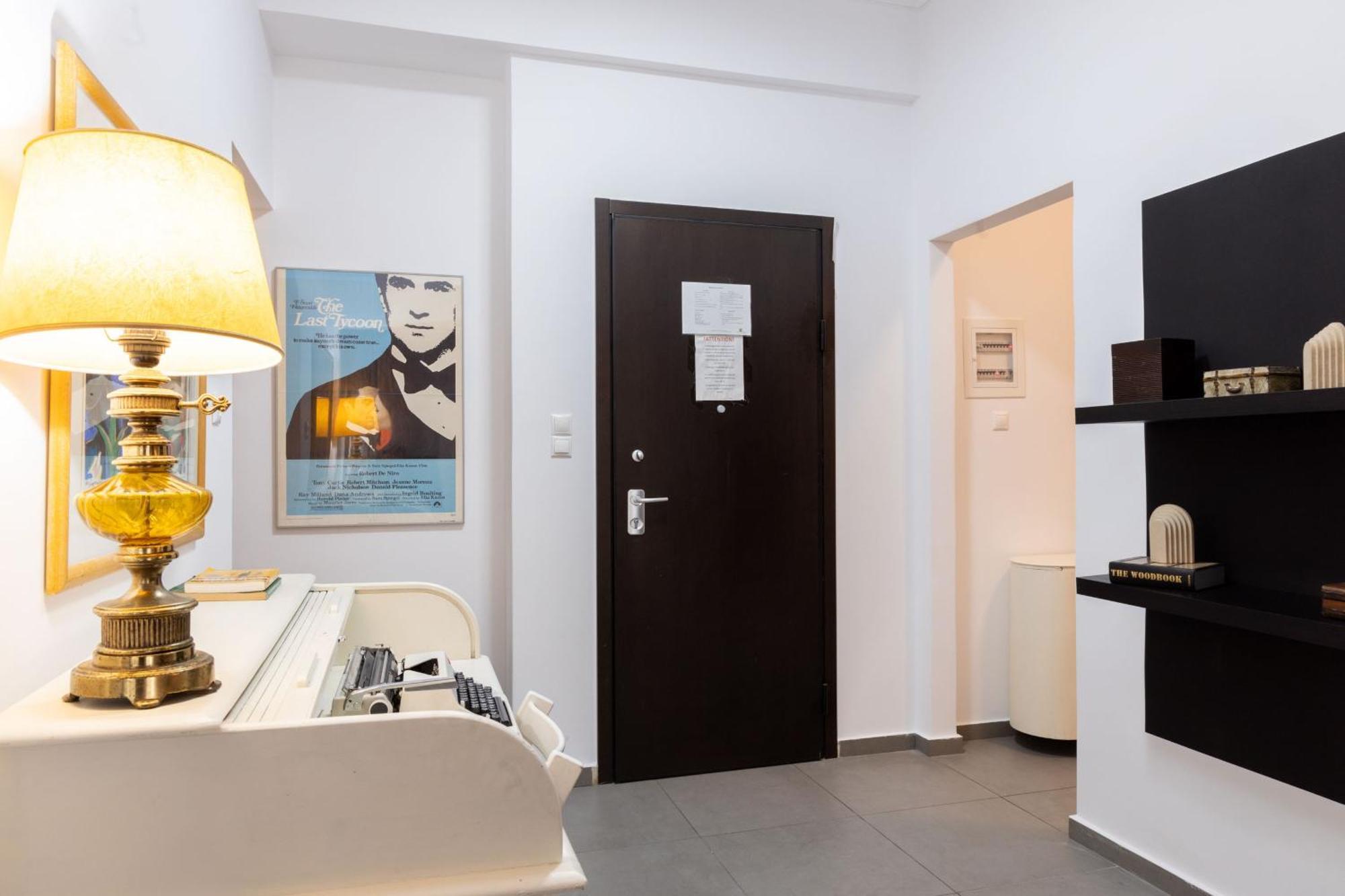 Renovated 5 Bdr House Near Acropolis - New Beds, Terrace & Green Yard Atene Esterno foto