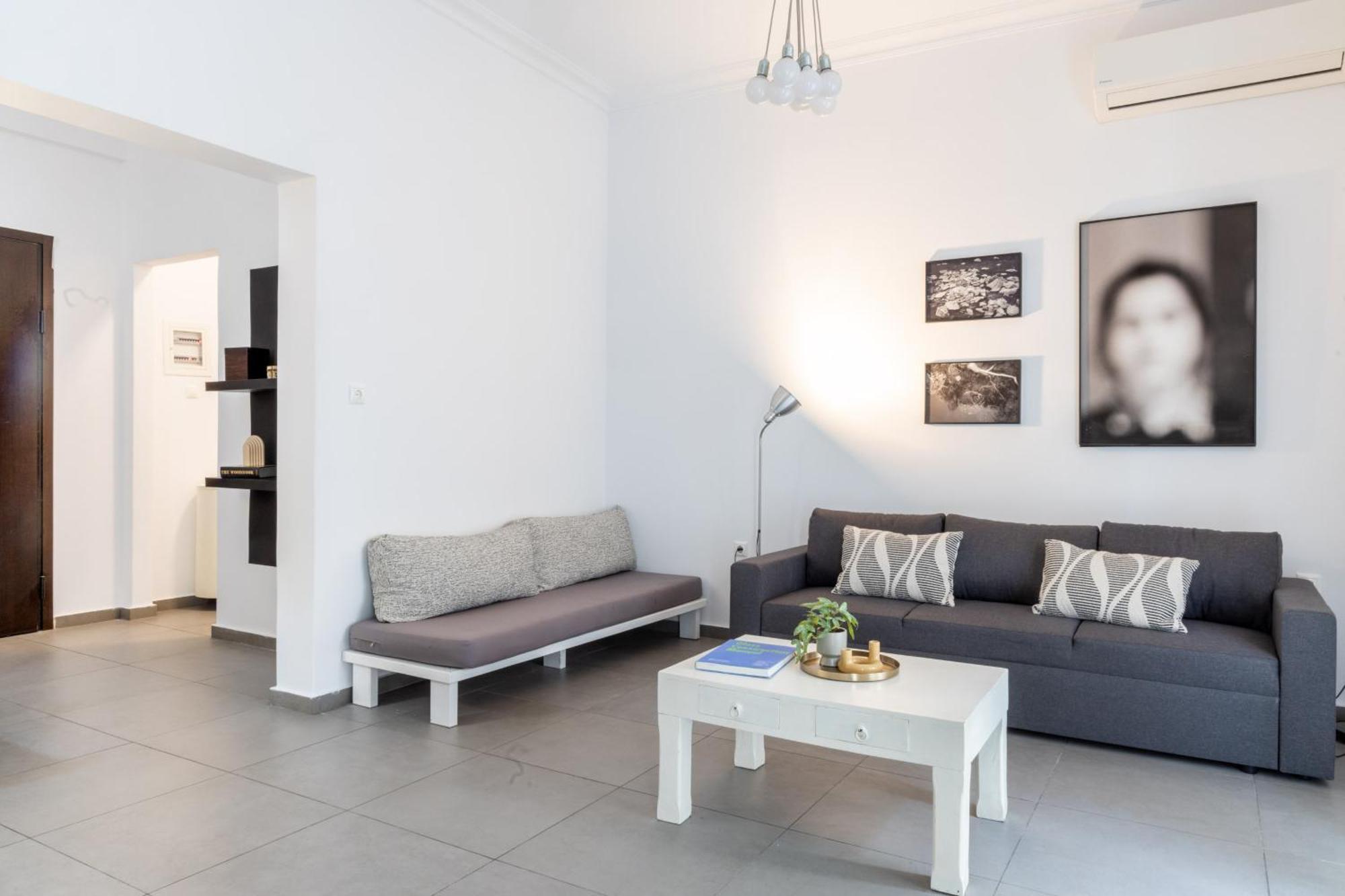 Renovated 5 Bdr House Near Acropolis - New Beds, Terrace & Green Yard Atene Esterno foto