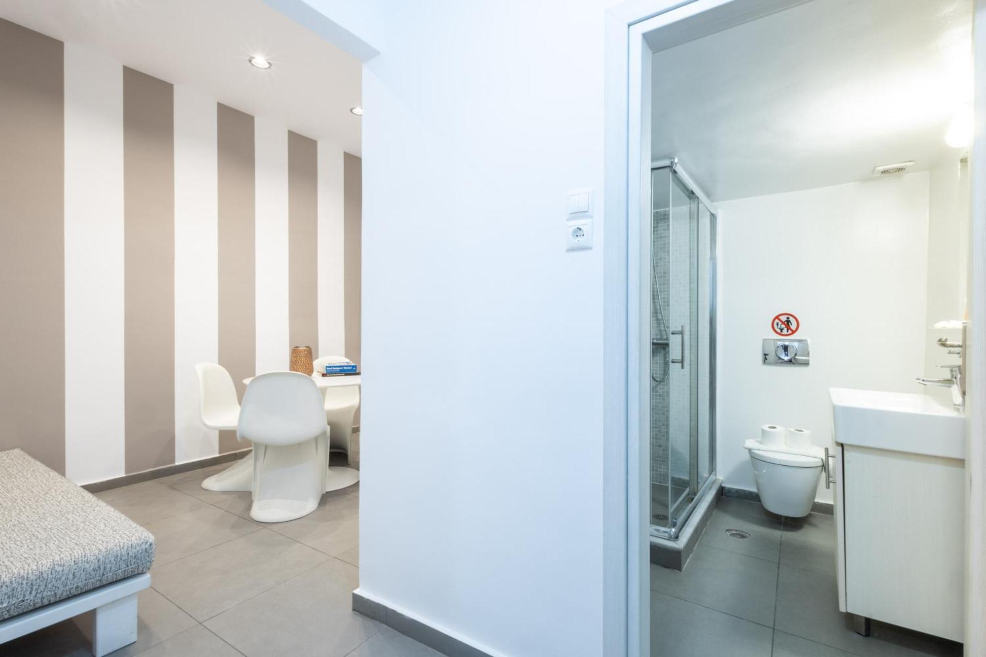 Renovated 5 Bdr House Near Acropolis - New Beds, Terrace & Green Yard Atene Esterno foto