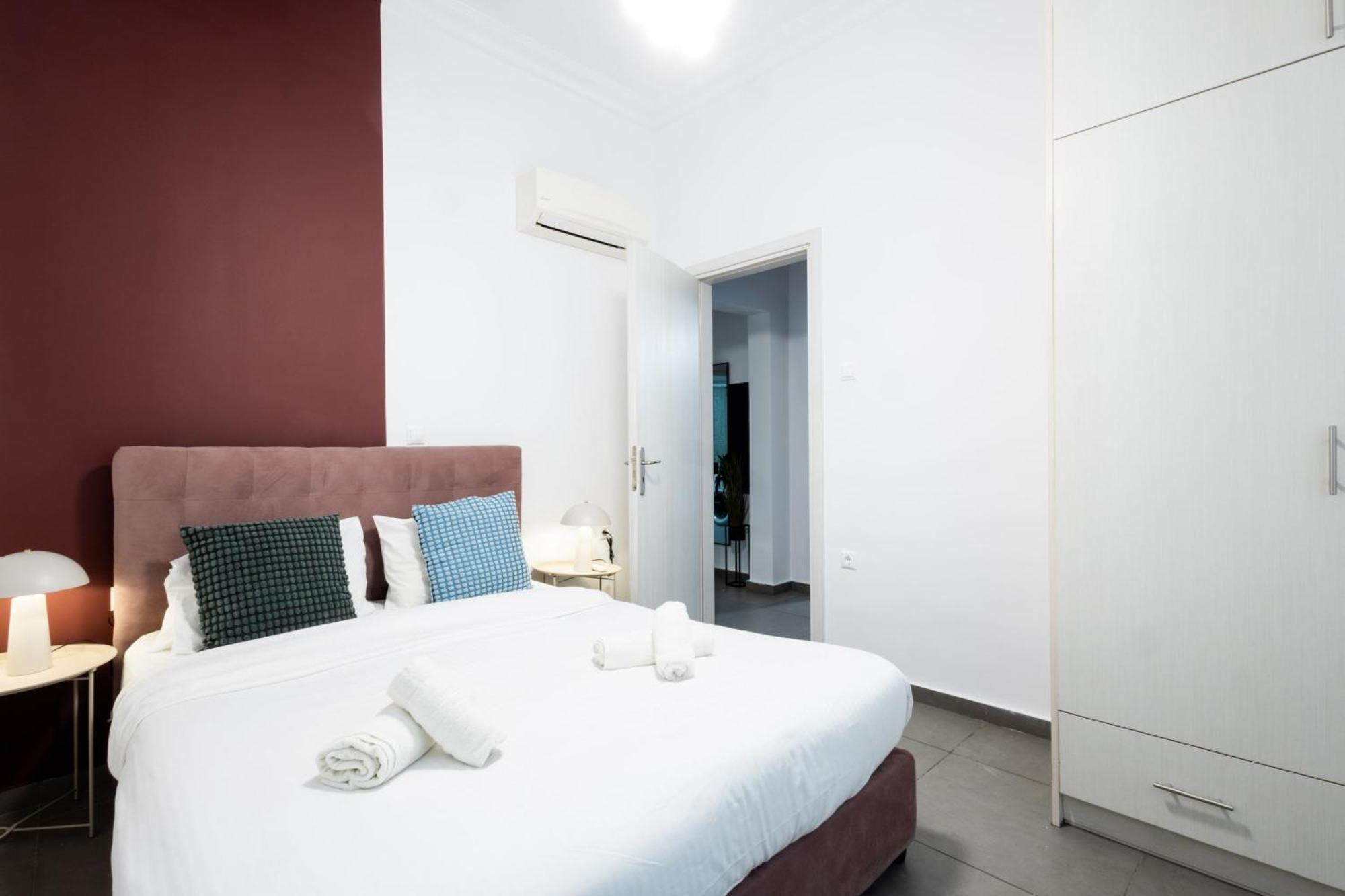 Renovated 5 Bdr House Near Acropolis - New Beds, Terrace & Green Yard Atene Esterno foto
